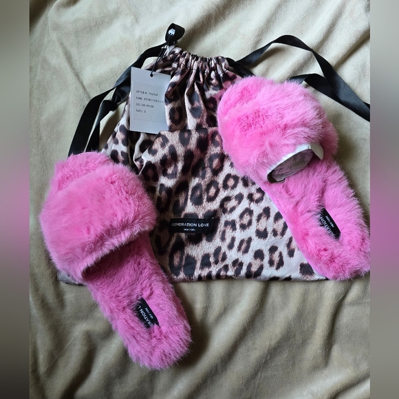 Generation Love ROSE Slippers SMALL Slides Open Toe Faux Fur Comfort $85 NEW - Picture 1 of 8
